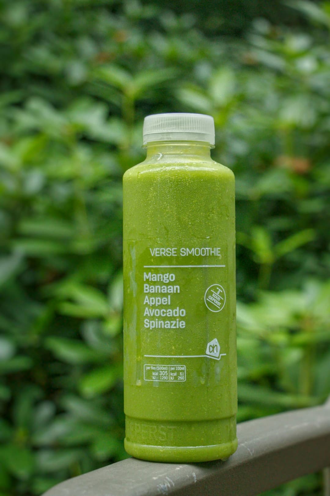 Smoothie verde cu spanac, mere și banană